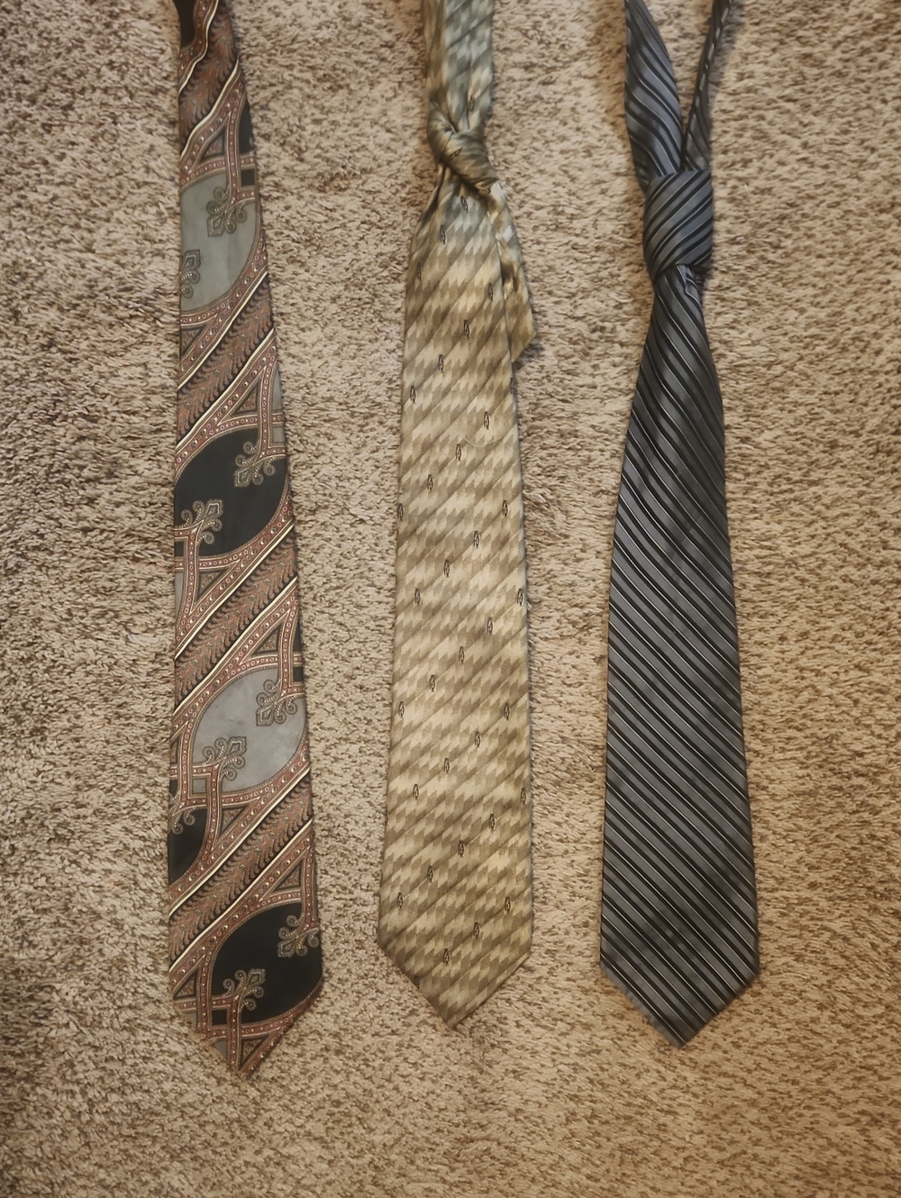 3 Men's Beige Patterned Neckties - Classic Neutral Style